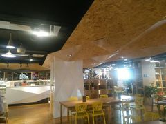 -新华里咖啡书吧(新华书店小寨店)