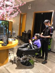 -时尚殿堂明星门店