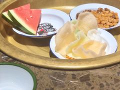 -沪小二炭火蛙锅(淮海中路美食不夜城店)
