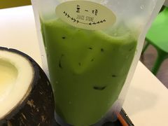 -志龙皇冠吃货椰子铺