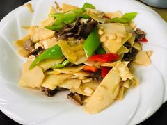 -天天向上素食餐厅(五台山店)