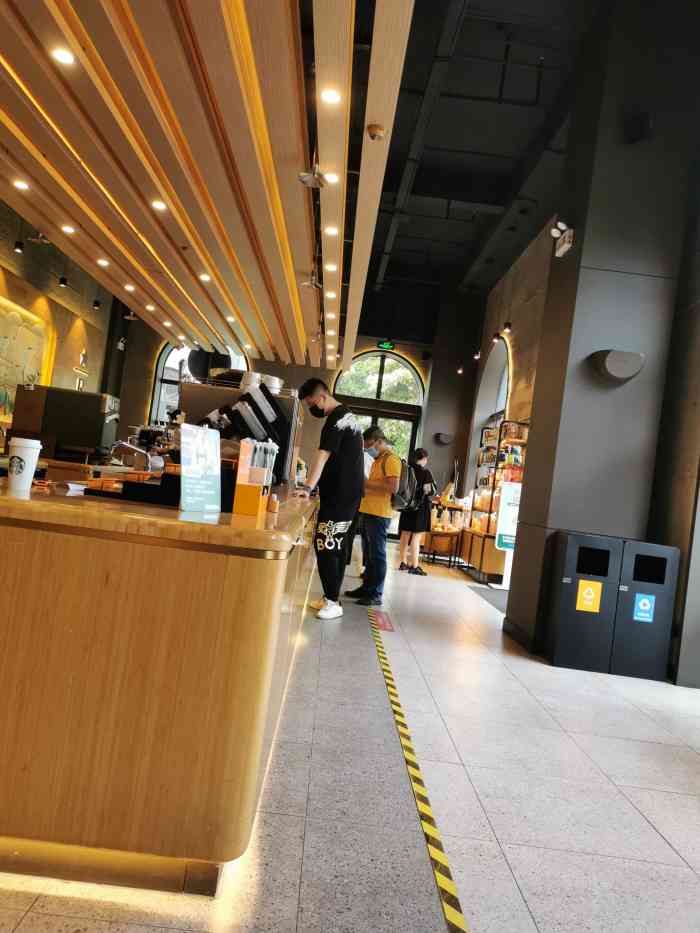星巴克臻选(福州东百中心分店)-"星巴克新品—威士忌桶酿冷萃咖啡28号