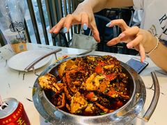 -凤凰路何眼镜香辣蟹(花果园店)