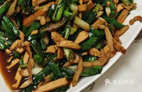 Green Garlic and Tofu Shreds Stir-Fry