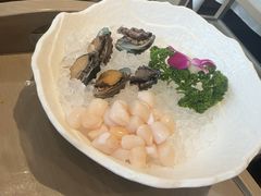 鲍鱼仔拼扇贝丁-纯味斑鱼府(中海环宇荟店)
