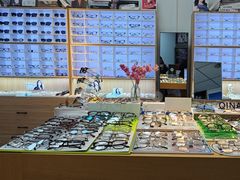 -天空之镜眼镜店蔡司依视路配镜授权零售店(望京颐堤港店)