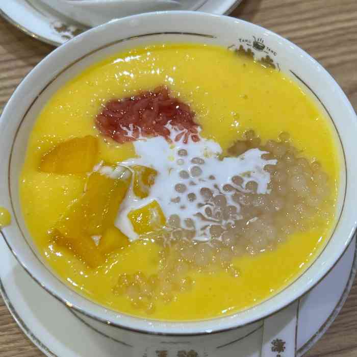 糖堂广式甜品店(迅驰广场店)-"店里环境很好简洁干净,可能因为疫情