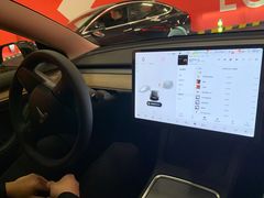 -TESLA 特斯拉(上海太古汇体验店)