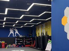 -成杰格斗·拳击·柔术·防身术(建设路店)
