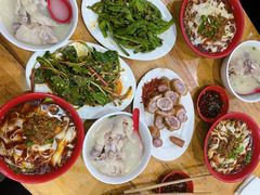 -雷祖芳老妈蹄花店