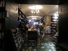 -钟书阁(松江泰晤士小镇店)