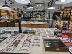 -罗伯特眼镜·蔡司官方授权(罗湖国贸店)