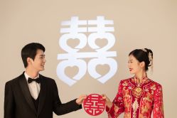 -喜爱高定婚纱摄影