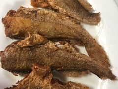酥炸小黄鱼-明呈黄鱼面馆(斜土路店)