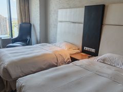 -上海虹桥西郊假日酒店