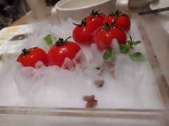 番茄脆菇沙拉-小大董·烤鸭(凤凰汇店)