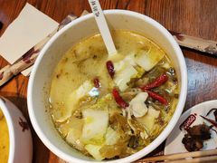 -渝是乎酸菜鱼·川渝小炒(新世界百货望京店)