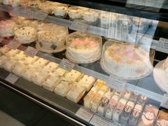 -红宝石·鲜奶小方·海派西点房(南丹店)