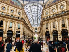 -文艺复兴百货(米兰大教堂广场店)