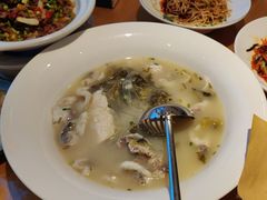 -严记小天府酸菜鱼(西四路店)