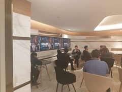 等候区-英皇电影城(英皇集团中心IMAX店)