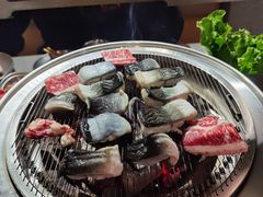 -围炉肉舍•炭烤活鳗•丹东海鲜烤肉(步行街店)
