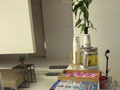 -卡罗酒店(东门晒布地铁站店)