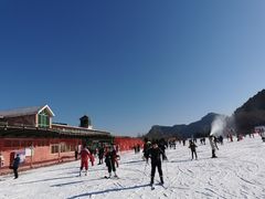 -济南卧虎山滑雪场