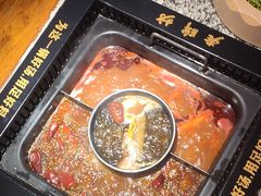 -老牌坊云南鱼豆花火锅(哈西万达店)