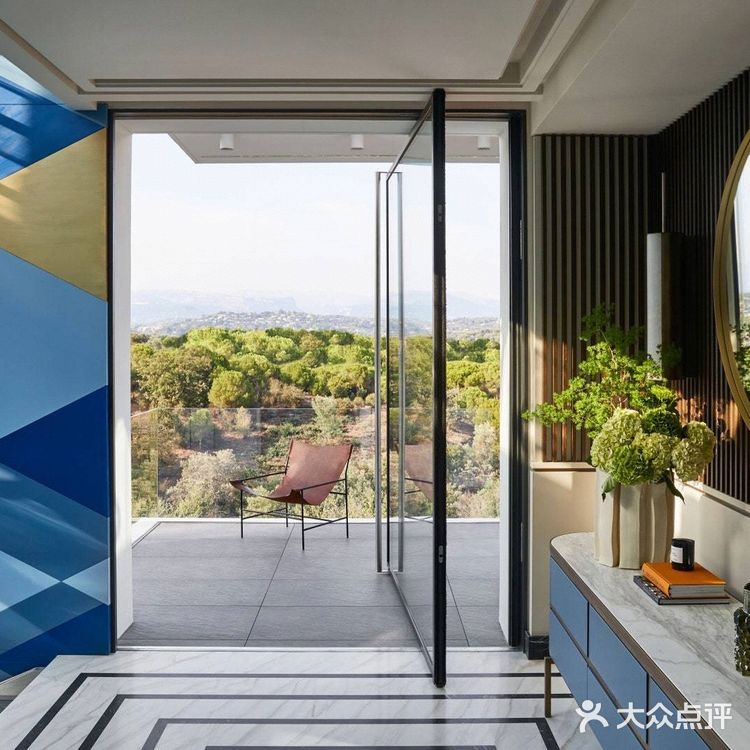 这座家庭住宅享有戛纳和勒林斯群岛｜LérinsIslands