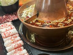 -果松木炭酸菜铜火锅·外婆参鸡汤