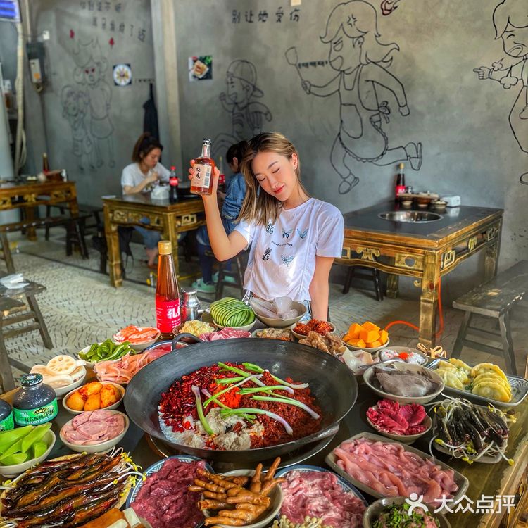 重庆探店|中午🈺️业的社区火锅🔅小吃绝绝子