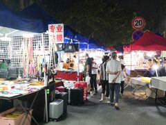 -吴山路夜市