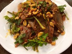 椒香牛肉-蜀中吴养生板栗鸡(会展店)