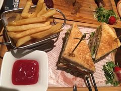 -云湃精酿西餐厅