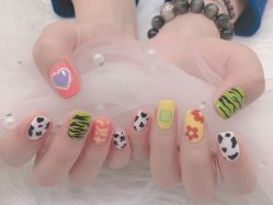 -七彩虹美甲美睫 半永久