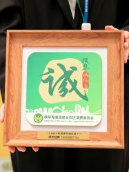 -现代经典婚纱摄影