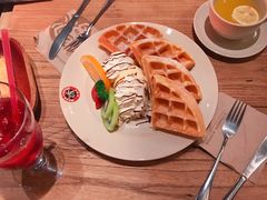 水果冰淇淋松饼-MAAN COFFEE漫咖啡