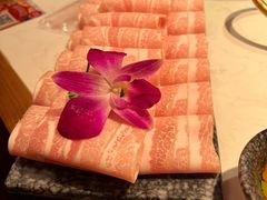 雪花香猪肉-哥老官重庆美蛙鱼头(宝山龙湖店)