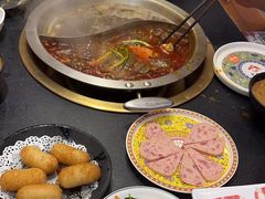 -沸炉重庆老火锅(军事博物馆店)