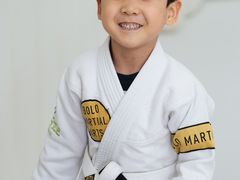 -菠萝格斗巴西柔术训练馆