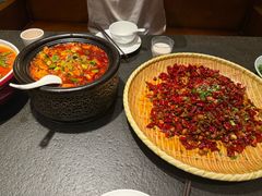 -万重锦·人文川菜馆(骡马市店)