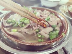 -乐山食古香跷脚牛肉