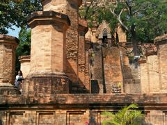 塔-婆萨努占婆塔