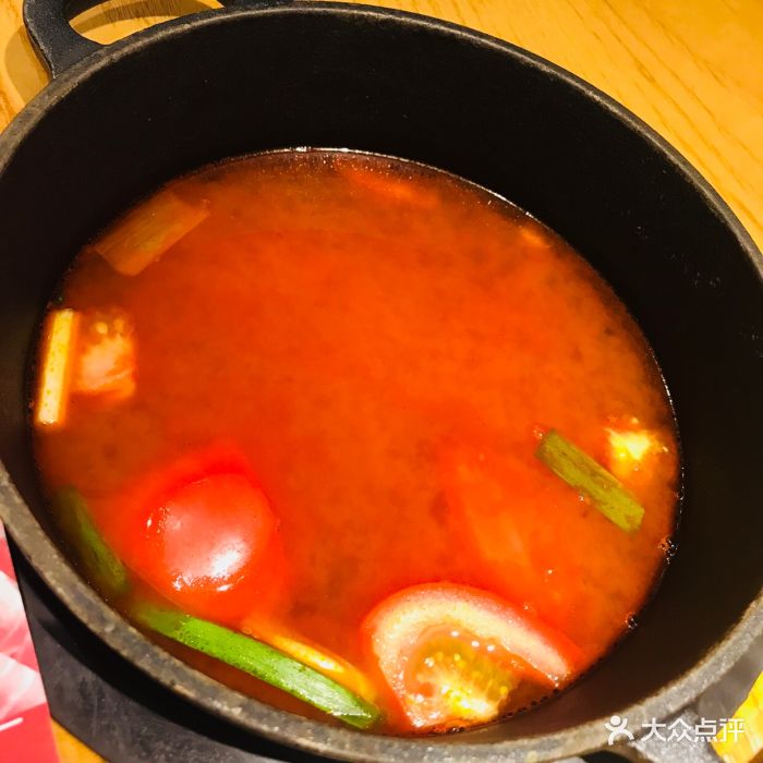 番茄白汤锅底图片