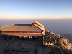 -峨嵋山金顶