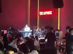-TZ House音乐现场(来福士中心店)