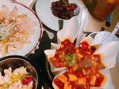 -穹六人间 people 6(岳阳路店)