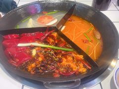-巴卤社老火锅(财富店)