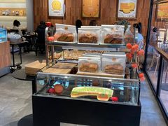 面包甜点陈列柜-方炉·天然食材面包店(青秀店)